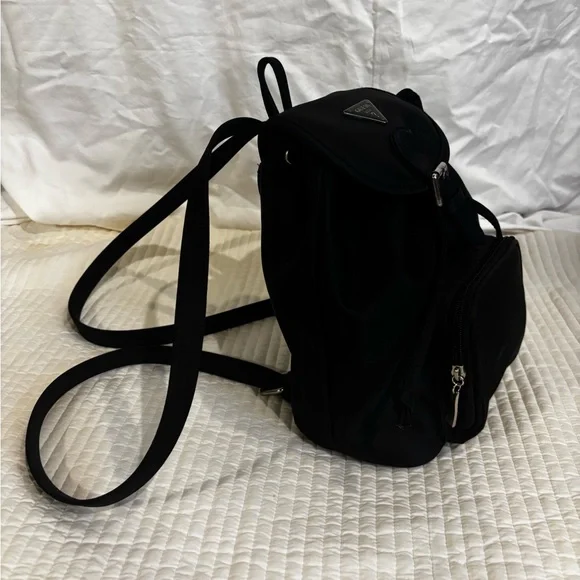 GUESS Classic Black Backpack.wb625 - Picture 10 of 10